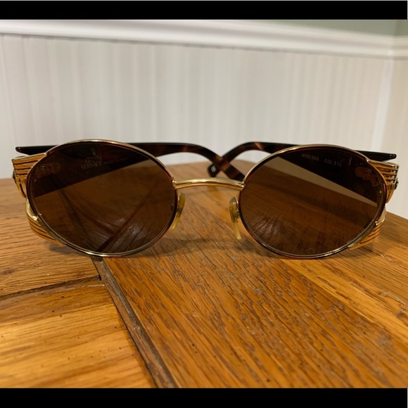 Vintage Versace Sunglasses - Picture 2 of 6